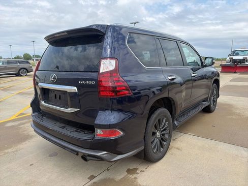 Used 2022 Lexus GX 460 Luxury w/ Sport Design Package AWD/4WD image 3