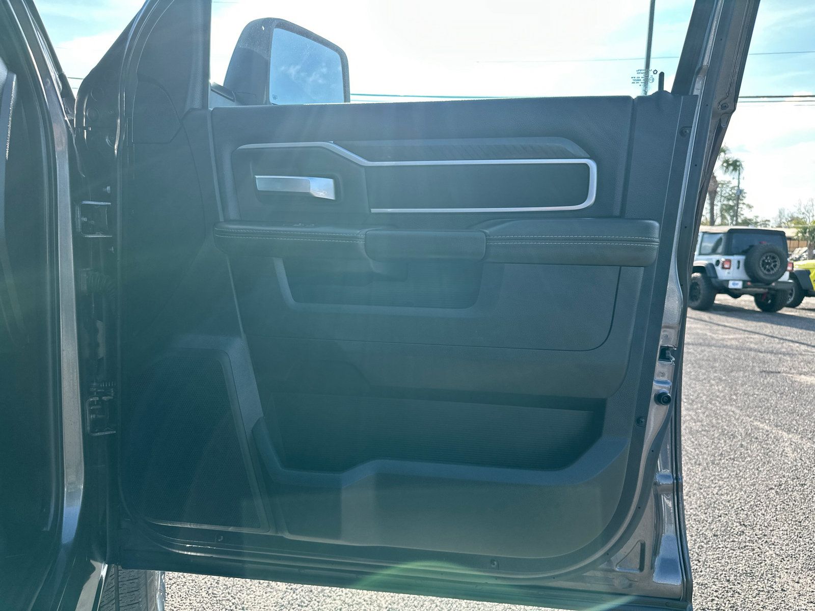 Used 2025 RAM 2500 Big Horn AWD/4WD image 17