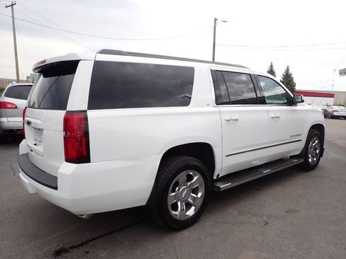 Used 2017 Chevrolet Suburban LT w/ LT Signature Package AWD/4WD image 6