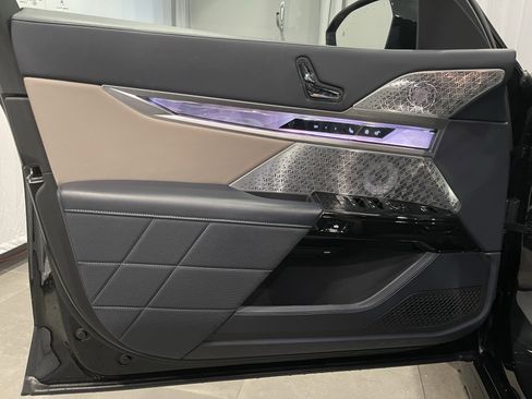 Used 2024 BMW i7 xDrive60 w/ Executive Package image 13