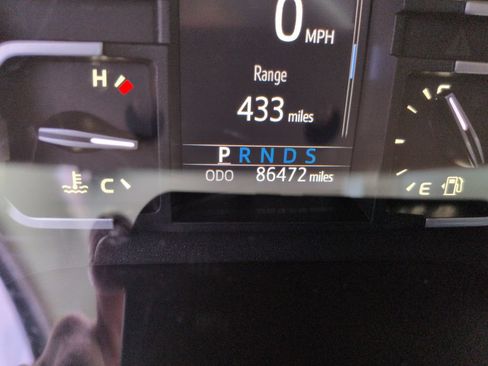 Used 2020 Toyota Tundra Limited w/ Limited Premium Package AWD/4WD image 16