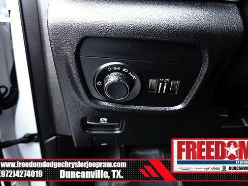 Used 2023 Jeep Grand Cherokee L Laredo RWD image 25