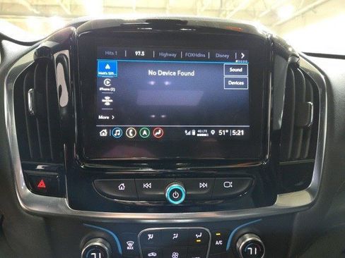 Used 2023 Chevrolet Traverse RS image 25