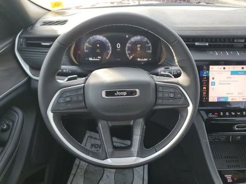 New 2026 Jeep Grand Cherokee Altitude AWD/4WD image 19
