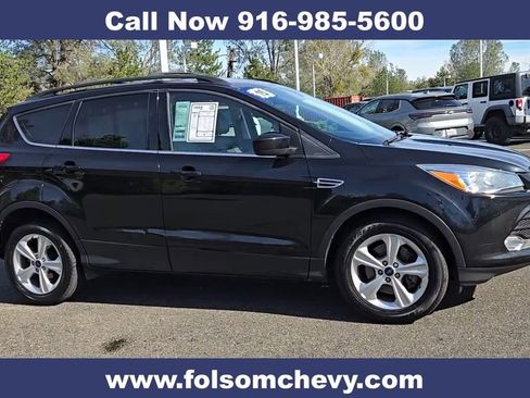Used 2015 Ford Escape SE w/ Equipment Group 201A image 2