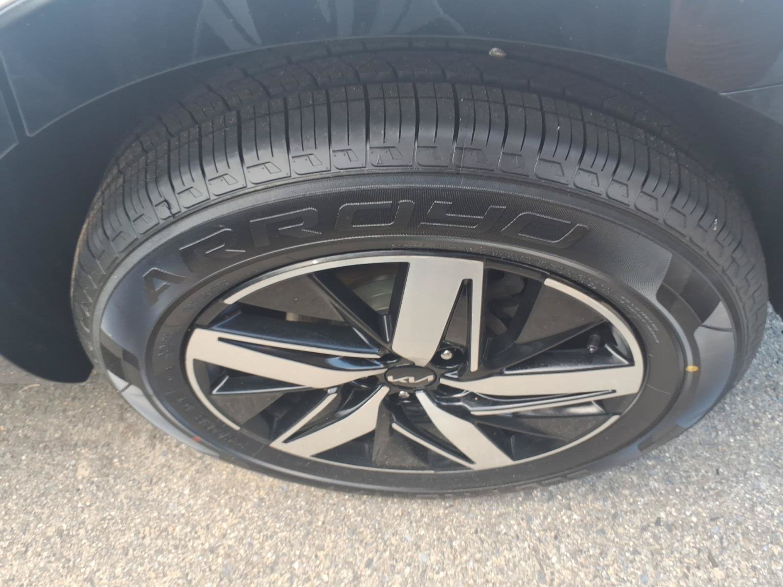 Used 2022 Kia Sorento S w/ Panoramic Sunroof Package FWD image 6