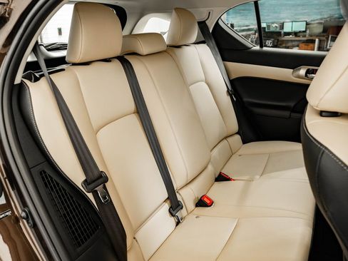 Used 2014 Lexus CT 200h FWD image 43