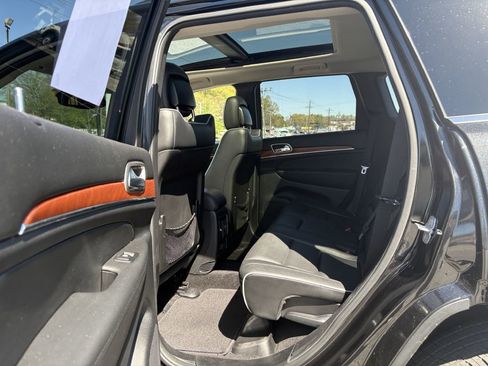 Used 2013 Jeep Grand Cherokee Overland w/ Trailer Tow Group IV image 15