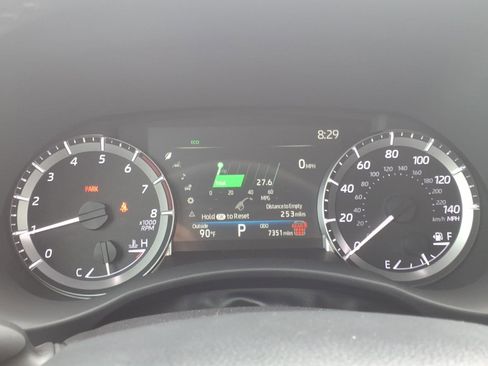 Certified 2025 Toyota Highlander XLE FWD image 21