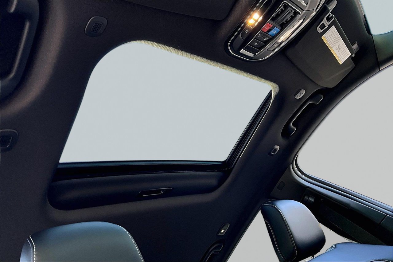 New 2027 Jeep Grand Cherokee Altitude RWD image 13