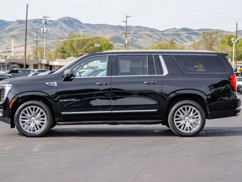 Used 2025 GMC Yukon XL Denali AWD/4WD image 3