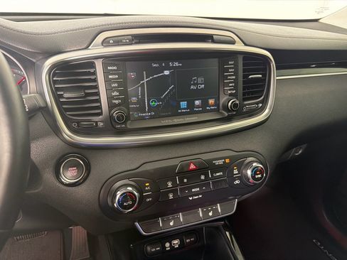 Used 2017 Kia Sorento SX FWD image 16