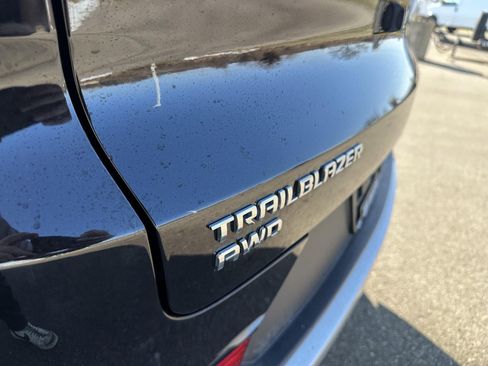 Used 2025 Chevrolet TrailBlazer LT image 5