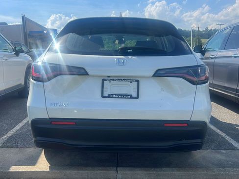 Used 2024 Honda HR-V LX image 3