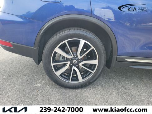 Used 2020 Nissan Rogue SL w/ Premium Package FWD image 9