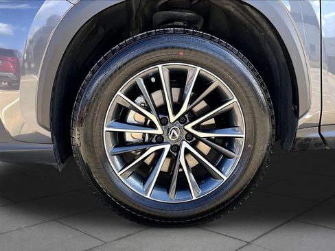 Used 2025 Lexus NX 250 FWD w/ Towing Package (2000 Lbs) image 11