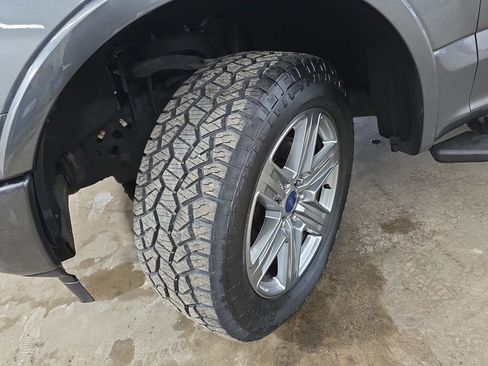 Used 2019 Ford F150 XLT w/ Equipment Group 302A Luxury AWD/4WD image 32
