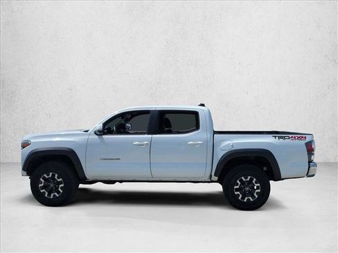 Certified 2020 Toyota Tacoma TRD Off-Road AWD/4WD image 9