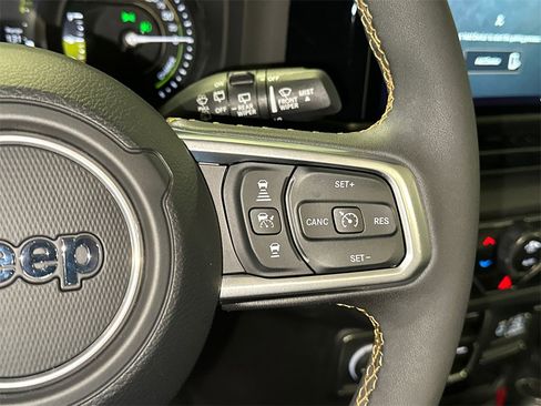 Used 2024 Jeep Wrangler Unlimited Sahara image 29