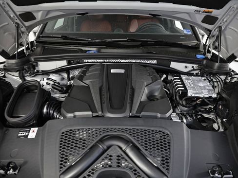 New 2026 Porsche Macan S AWD/4WD image 34