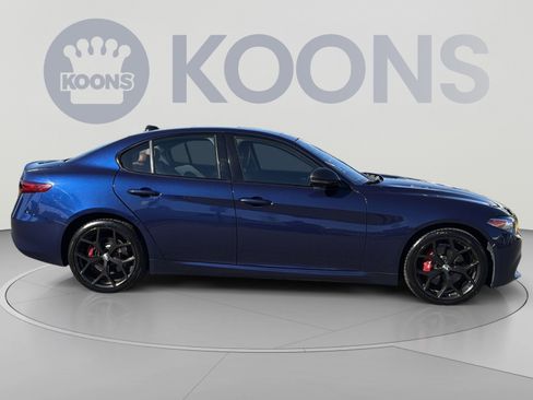 Used 2021 Alfa Romeo Giulia Ti w/ Nero Edizione AWD/4WD image 8