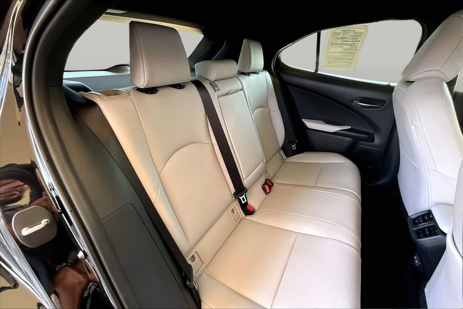 Used 2024 Lexus UX 250h FWD w/ Premium Package image 17