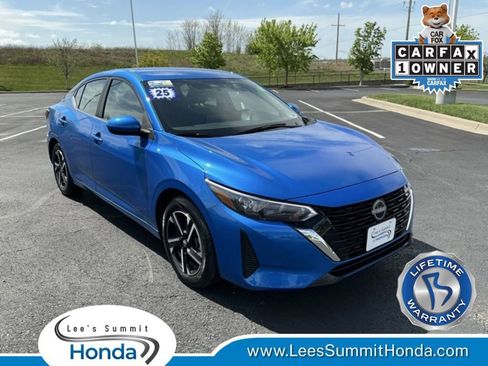 Used 2025 Nissan Sentra SV FWD image 1