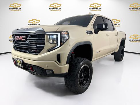 Used 2023 GMC Sierra 1500 AT4 w/ Technology Package AWD/4WD image 3