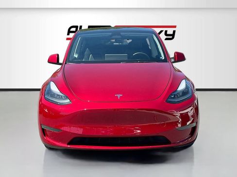 Used 2024 Tesla Model Y Long Range AWD/4WD image 2