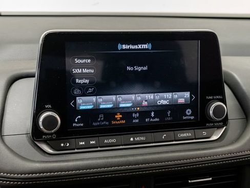 Used 2025 Nissan Rogue SV FWD image 18