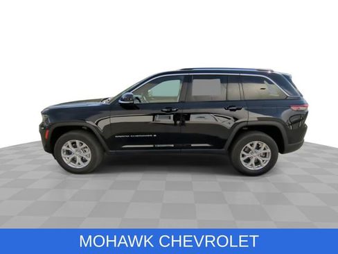 Used 2023 Jeep Grand Cherokee Limited AWD/4WD image 6
