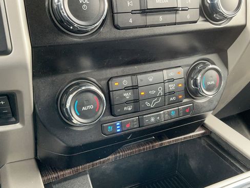Certified 2021 Ford F250 Lariat w/ Lariat Value Package AWD/4WD image 15