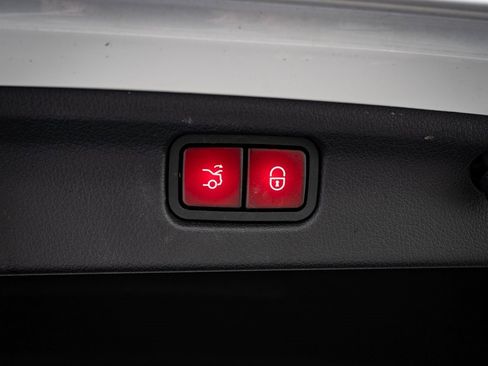 Used 2022 Mercedes-Benz C 300 4MATIC Sedan image 22