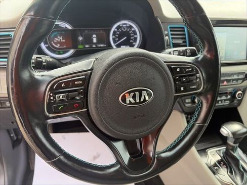 Used 2017 Kia Niro Touring w/ Advanced Technology Package image 12
