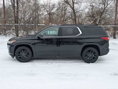 Used 2020 Chevrolet Traverse LT w/ Driver Confidence II Package image 2