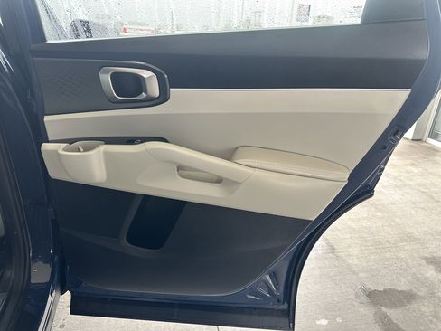 Used 2025 Kia Sorento S FWD image 16