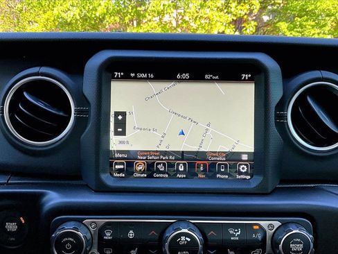 Certified 2022 Jeep Wrangler Unlimited Sahara w/ LED Lighting Group AWD/4WD image 13