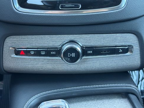 Used 2021 Volvo XC90 T8 Inscription w/ Advanced Package image 28