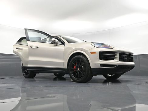 Certified 2026 Porsche Cayenne S AWD/4WD image 38