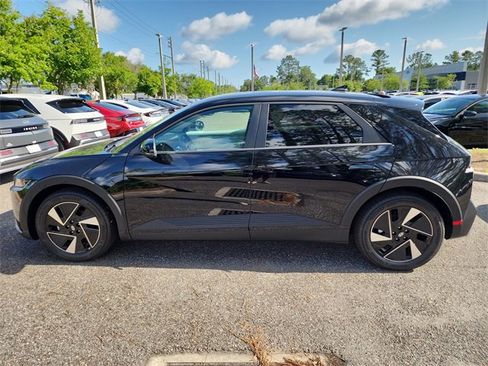 New 2025 Hyundai Ioniq 5 SE image 4