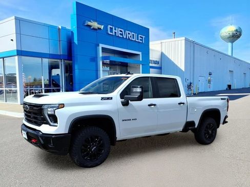 New 2026 Chevrolet Silverado 3500 LT image 8