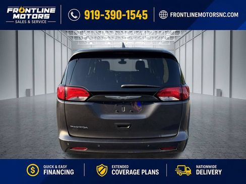 Used 2017 Chrysler Pacifica Touring FWD image 7