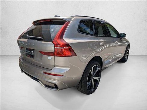 Used 2023 Volvo XC60 T8 Ultimate AWD/4WD image 5