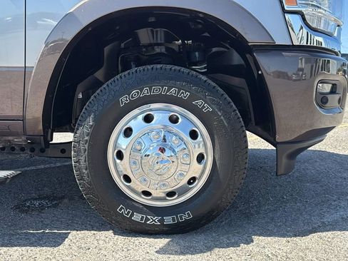 Used 2024 RAM 3500 Limited w/ Towing Technology Group image 30