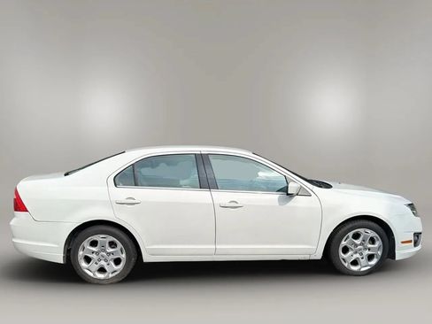 Used 2010 Ford Fusion SE FWD image 4