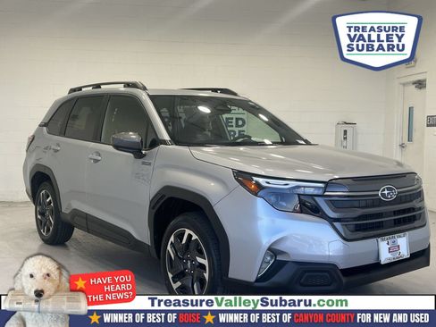 Certified 2025 Subaru Forester Premium AWD/4WD image 1