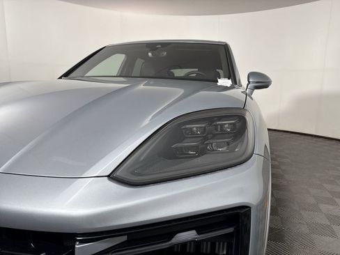 New 2025 Porsche Cayenne GTS image 11