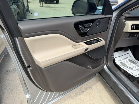 Used 2020 Lincoln Aviator Reserve RWD image 7