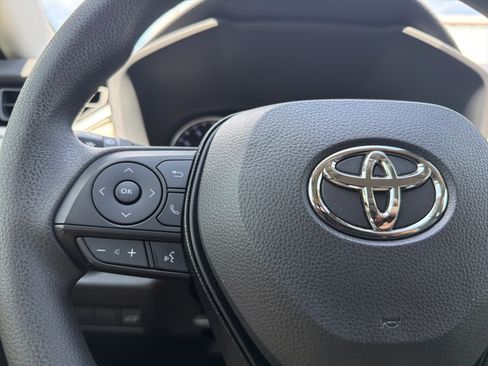 Used 2019 Toyota RAV4 XLE w/ Convenience Package FWD image 10