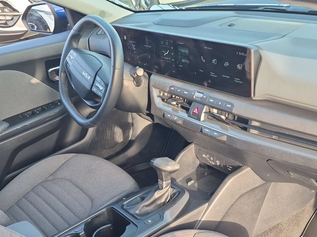 Certified 2025 Kia K4 EX FWD image 29